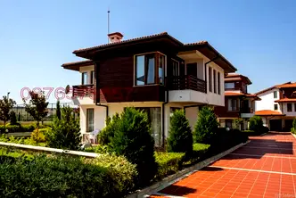Къща в Бургас, с. Лозенец