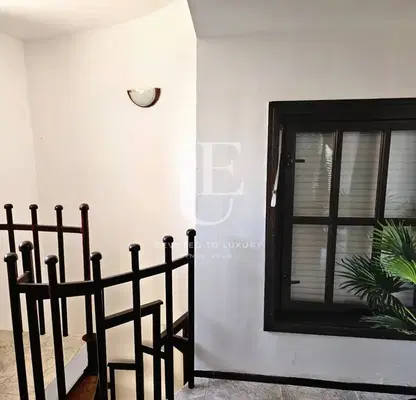 Снимка 2 — Къща с 7 стаи и басейн в с. Лозенец, област Бургас