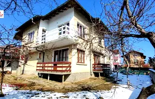 Къща в Бургас, с. Лозенец