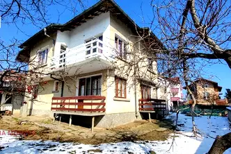 Къща в Бургас, с. Лозенец