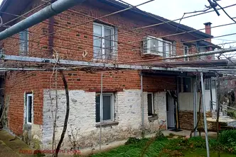 Къща в Бургас, с. Момина църква