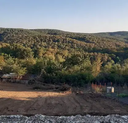 Снимка 2 — Селска къща с двор и панорамна гледка в с. Писменово