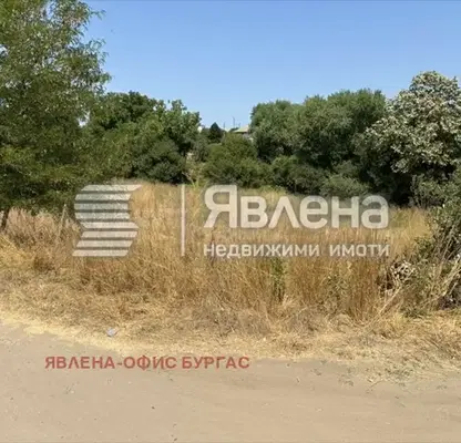 Снимка 3 — Къща в Бургас, с. Равна гора