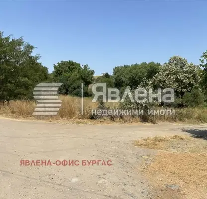 Снимка 4 — Къща в Бургас, с. Равна гора