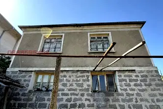 Къща в Бургас, с. Росен