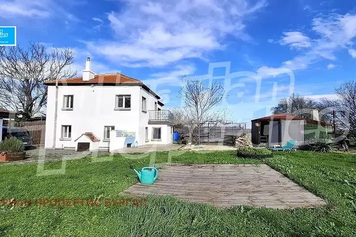 Къща в Бургас, с. Светлина