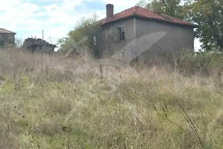 Къща в Бургас, с. Зорница