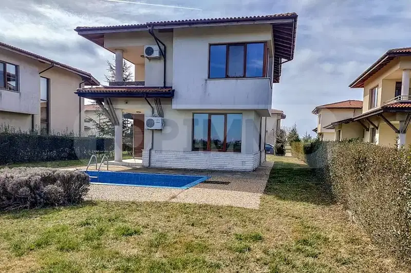 Двуетажна къща с басейн в Балчик, Lighthouse Golf & SPA