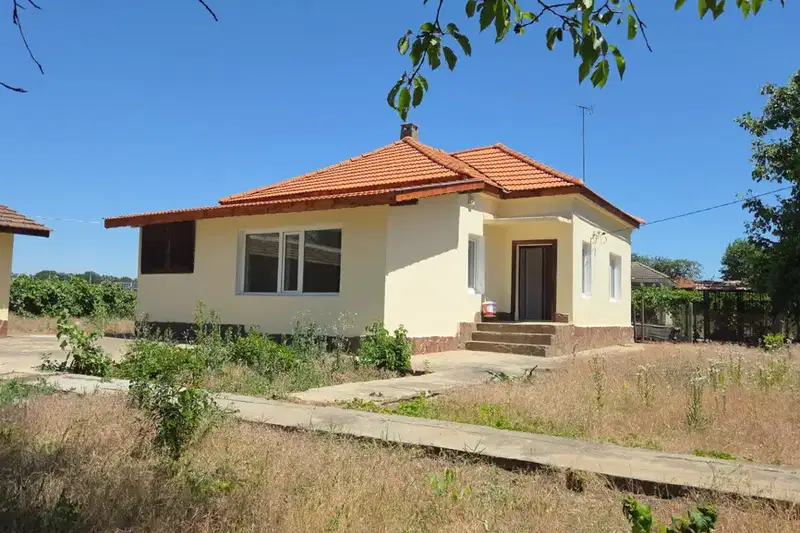 Къща в Добрич, с. Дропла