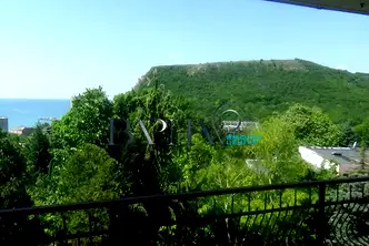 Къща в Добрич, Каварна