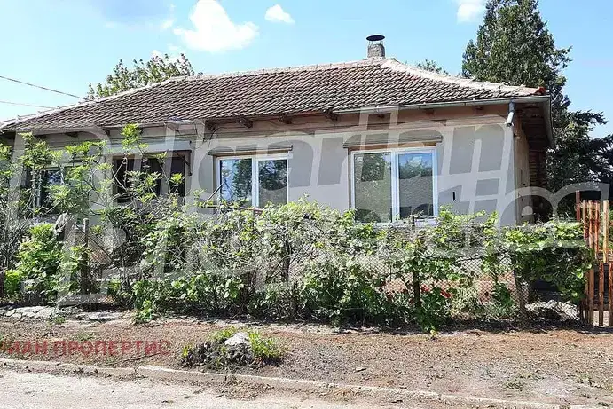 Къща в Добрич, с. Царичино