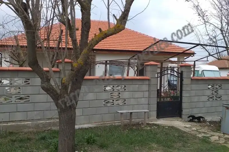 Къща в Добрич, с. Гурково