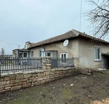 Снимка 2 — Къща в Добрич, с. Гурково