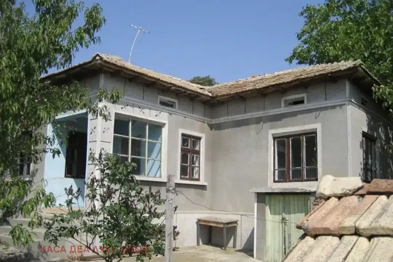 House in Oblast Dobrich, Jiten
