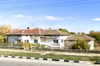 Къща в Добрич, с. Карапелит
