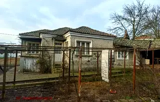 Къща в Добрич, с. Карапелит