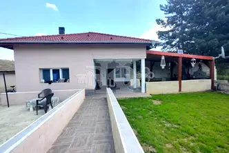 Къща в Добрич, с. Карапелит
