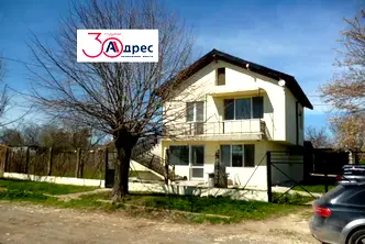 Къща в Добрич, с. Карапелит