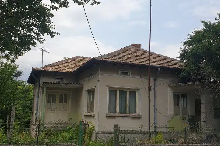 Къща в Добрич, с. Кардам