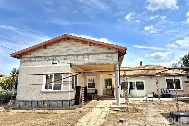 Къща в Добрич, с. Коларци