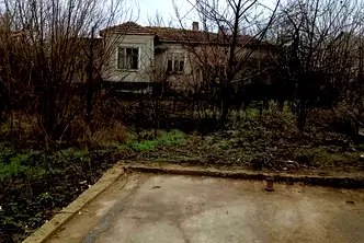 Къща в Добрич, с. Ловчанци