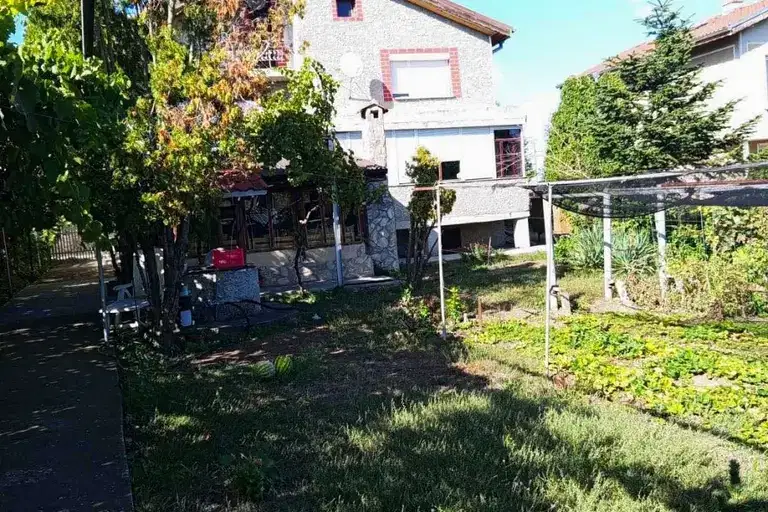 House in Dobrich, Plachidol