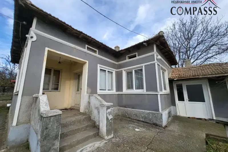 House in Oblast Dobrich, Preselenci