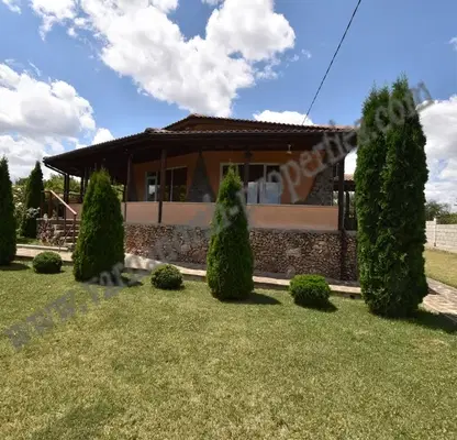 Photo 2 — House in Oblast Dobrich, Slaveevo