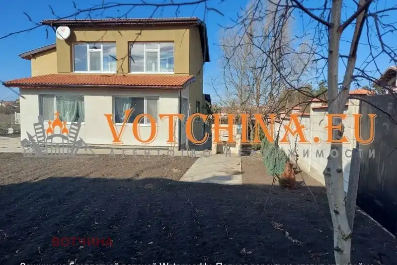 House in Oblast Dobrich, Slaveevo