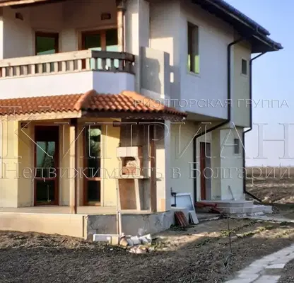 Photo 2 — House in Oblast Dobrich, Slaveevo