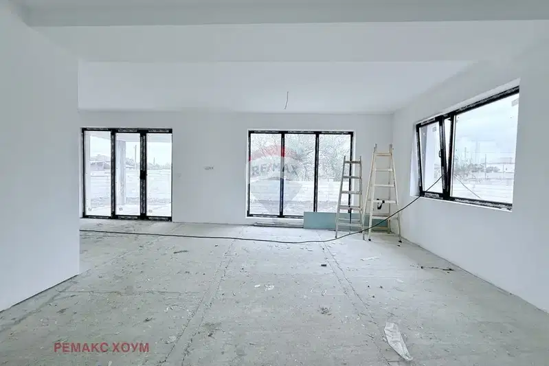 Нова къща с 3 спални и двор в с. Соколово, обл. Добрич