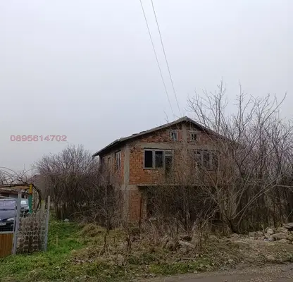 Снимка 2 — Двуетажна къща с двор в с. Стожер, област Добрич