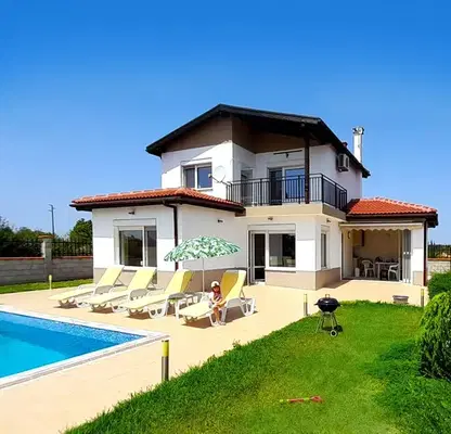 Photo 2 — House in Dobrich, Topola
