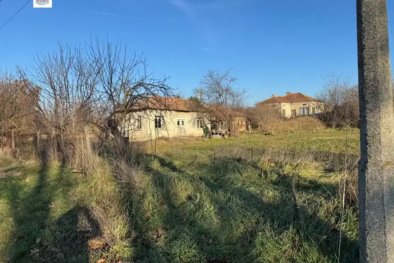House in Oblast Dobrich, Zmeevo