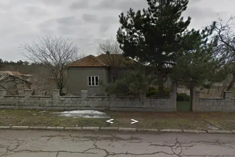 House in Oblast Dobrich, Zmeevo
