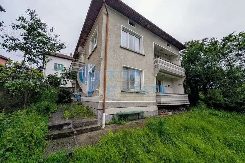 House in Oblast Gabrovo, Plachkovci