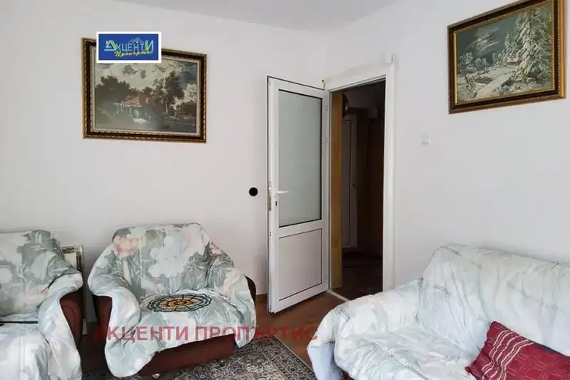 House in Oblast Gabrovo, Dobromirka
