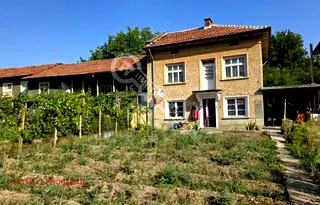 Къща в Габрово, с. Добромирка