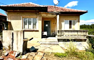 Къща в Габрово, с. Добромирка