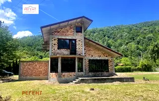 Къща в Габрово, с. Карамичевци
