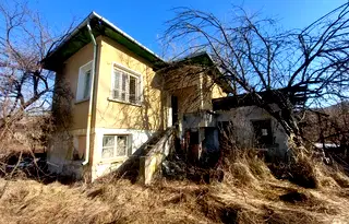Къща в Габрово, с. Кметовци