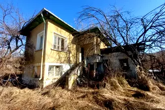 Къща в Габрово, с. Кметовци