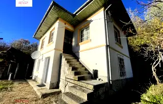 Къща в Габрово, с. Стоките