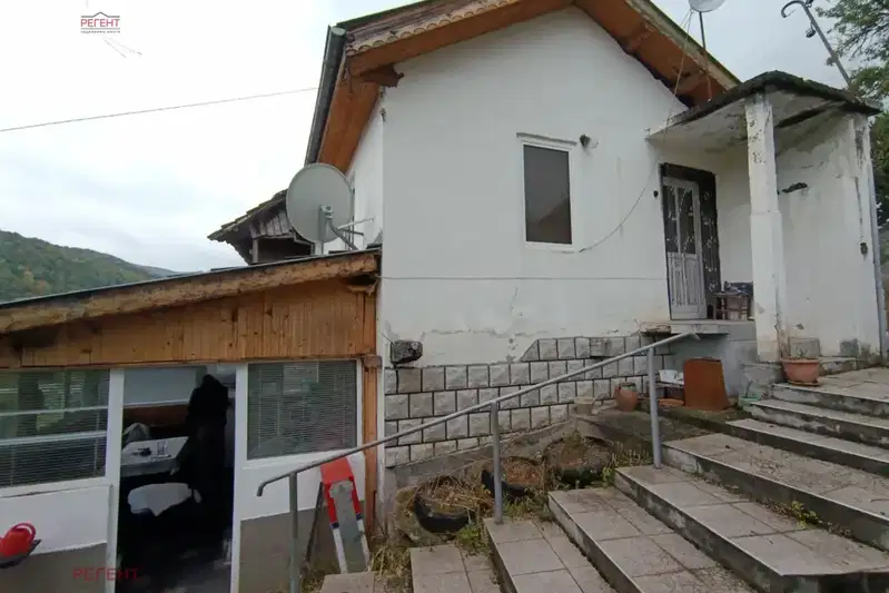Къща в Габрово, с. Трънито