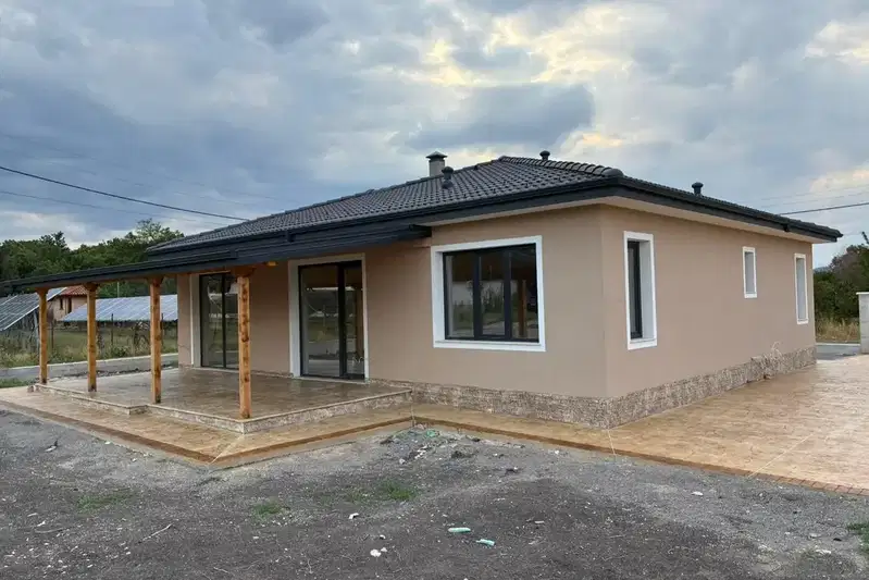 Къща в Хасково, с. Сираково