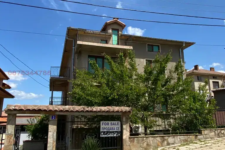 4-storey house in Izgrev district, Krumovgrad with summer kitchen