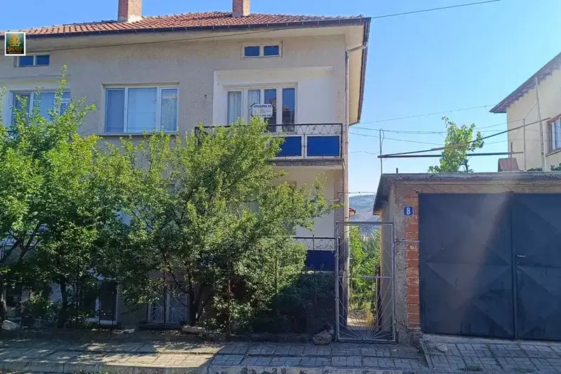 Two-storey house with garage in Izgrev district, Krumovgrad