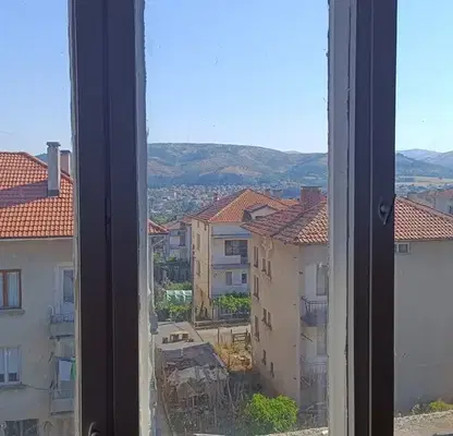 Снимка 4 — Двуетажна къща с гараж в кв. Изгрев, Крумовград