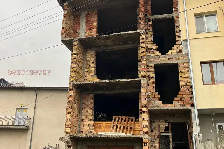 House in Kyrdjali, Momchil