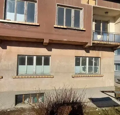Снимка 5 — Самостоятелна къща с 9 стаи в с. Звездел, област Кърджали